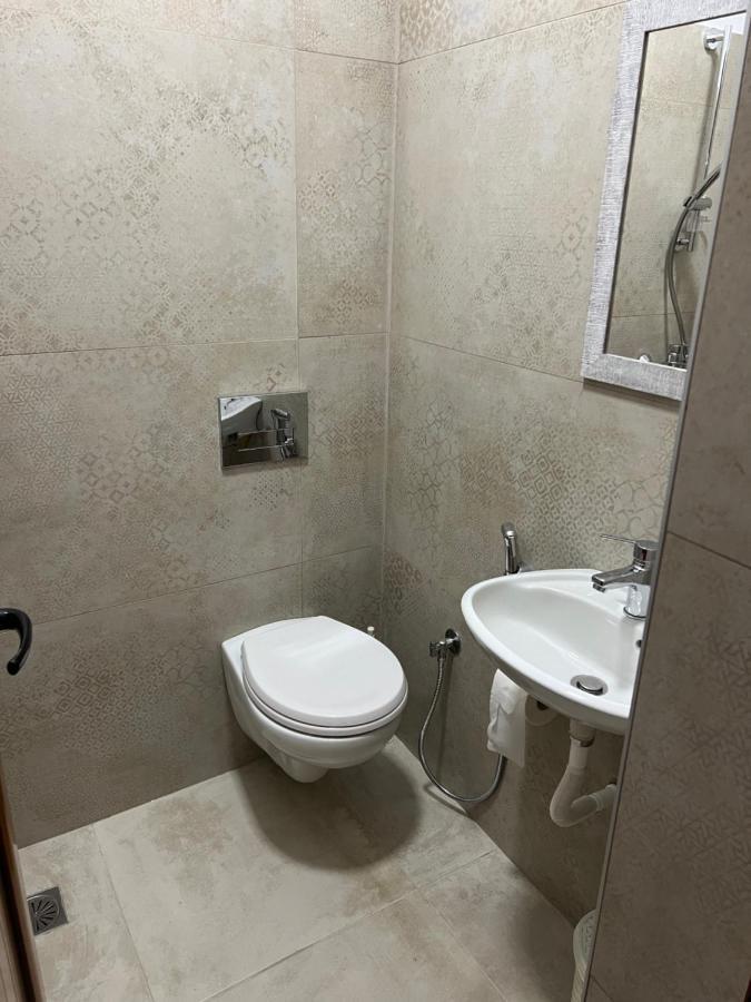 Room Click Inn Gjirokastër Extérieur photo